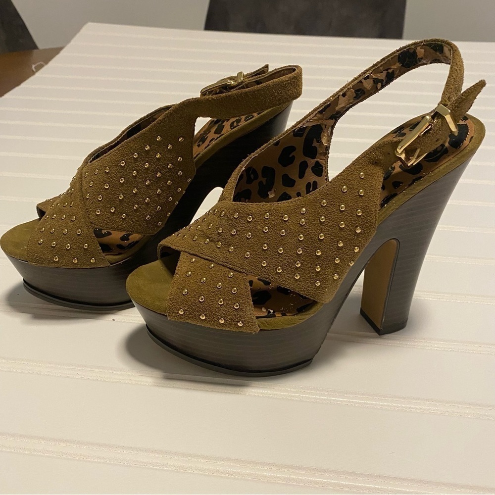 Jessica Simpson Kingston Olive Green Suede Gold Studded Platforms Size 5.5